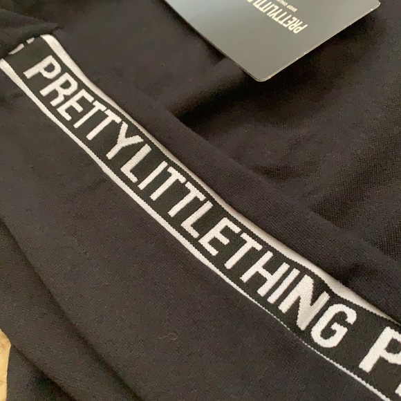 NWT PrettyLittleThing Cropped Hoodie Petite - Picture 2 of 5